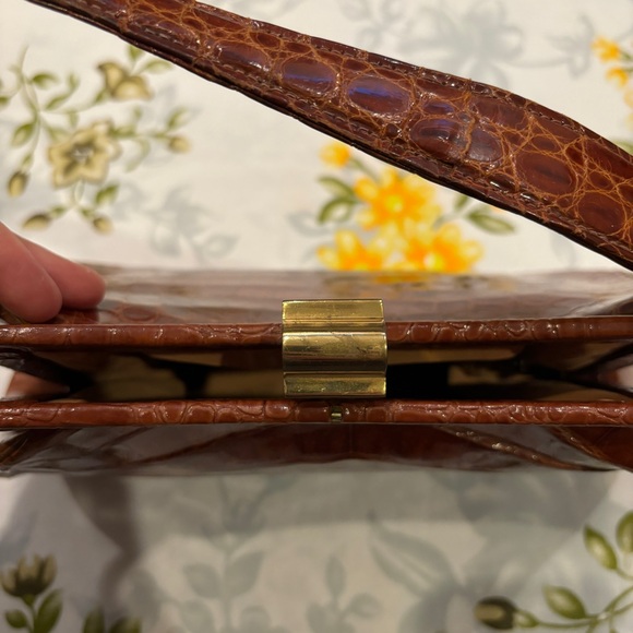 Elegant Brown Crocodile Leather Handbag - Picture 11 of 11